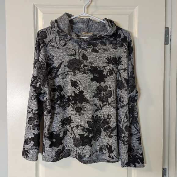 Grey with black floral pattern cropped hoodie - medium - Picture 1 of 6
